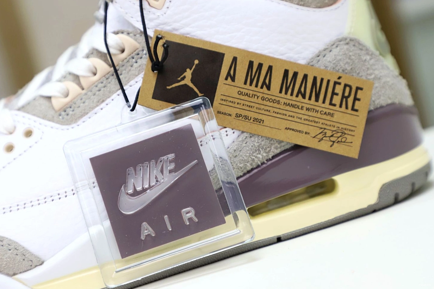 AIR X WMNS 3 MANIÉRE JORDAN 0105